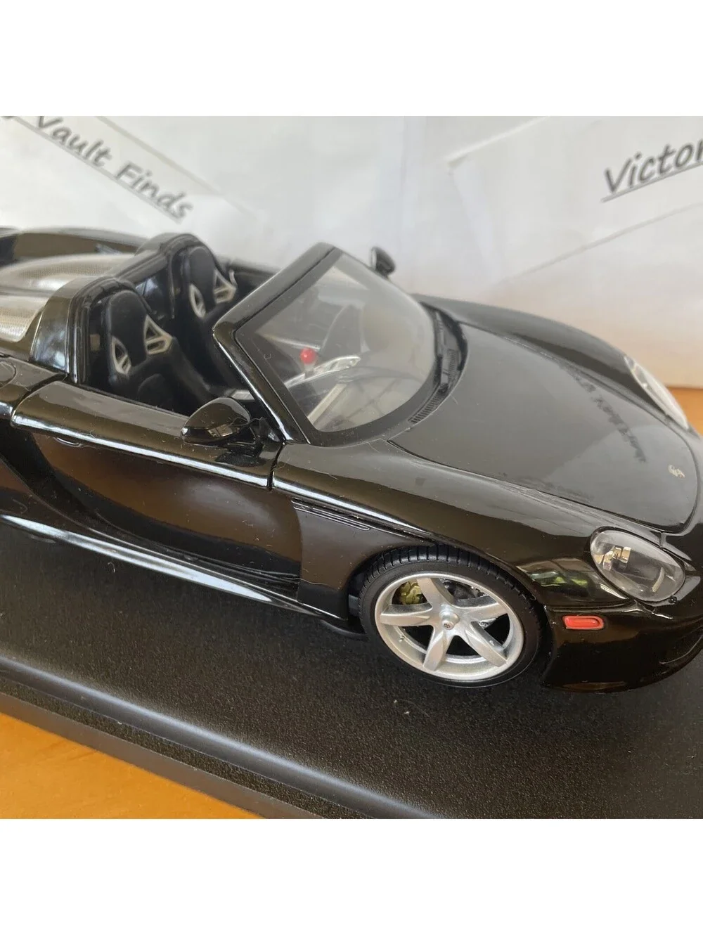 MOTORMAX 1:18 PORSCHE CARRERA GT BLACK - 73163 Die Cast Car Rare with Base